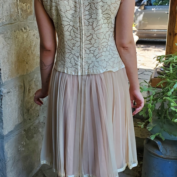 Lace Drop-Waist Dress - Picture 4 of 4
